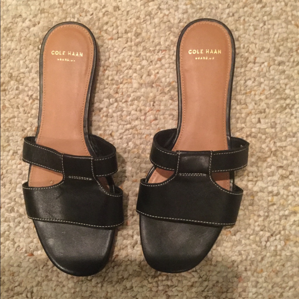 Cole Haan Gently Worn Black Leather Sandals Size 7